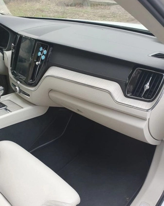 Volvo XC 60 cena 100737 przebieg: 102000, rok produkcji 2018 z Konin małe 326